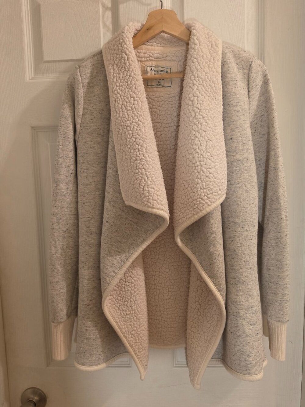 Abercrombie & Fitch Sherpa‑Lined Open Front Cardigan – Size Medium